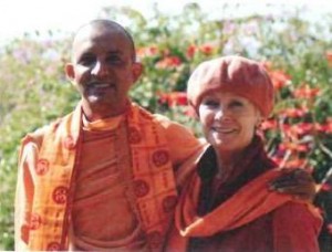 Swami Niranjananda and Swami Kamalavidya